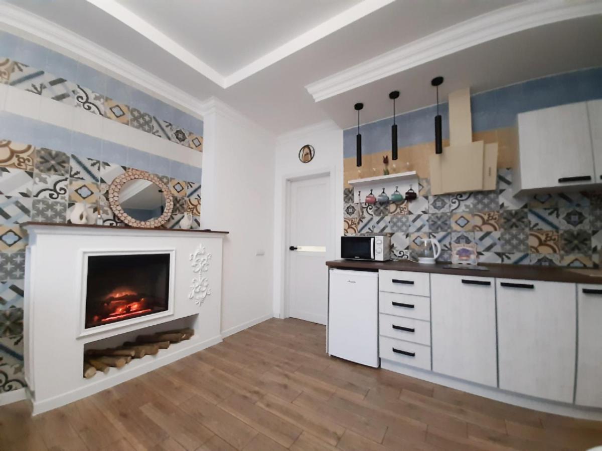 2 Bdr Apartment Near Gorky Park, Center คาร์คิฟ ภายนอก รูปภาพ