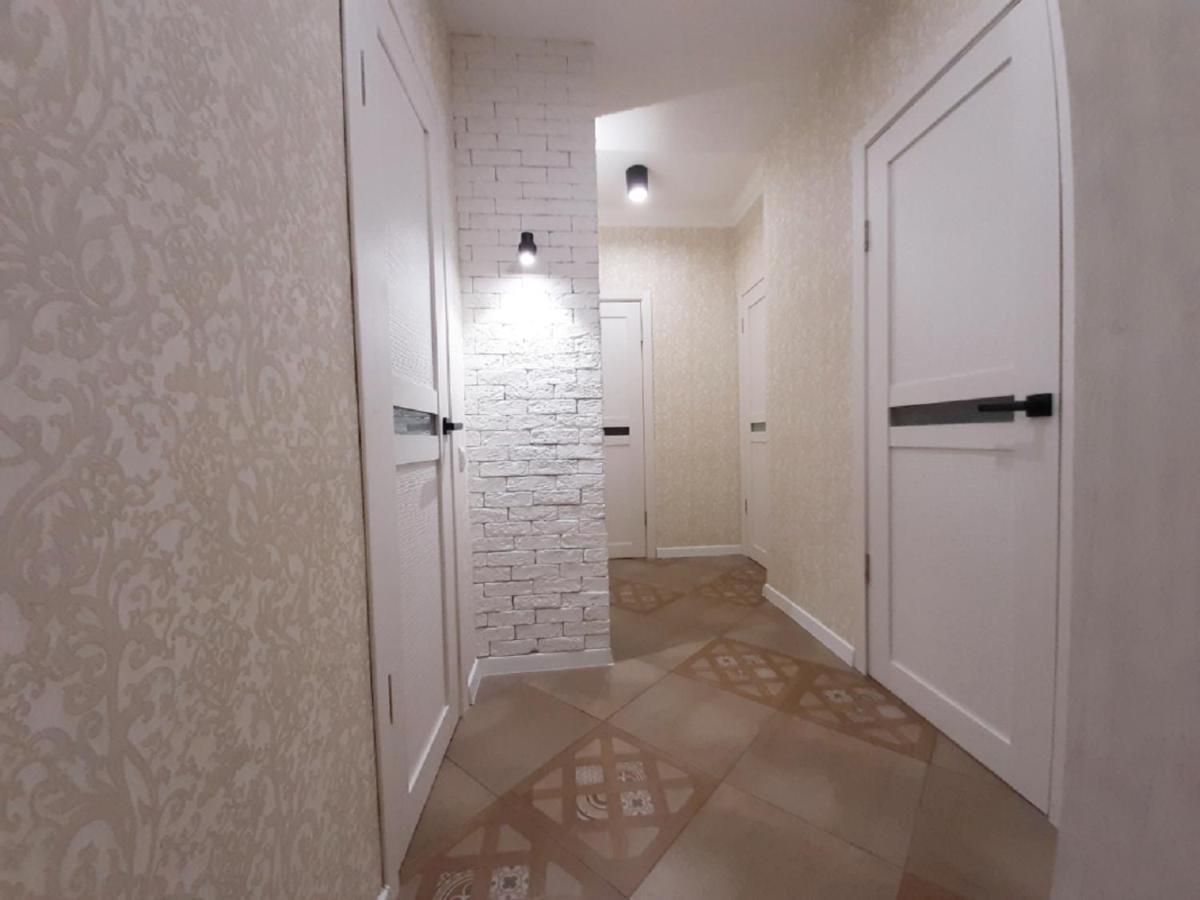 2 Bdr Apartment Near Gorky Park, Center คาร์คิฟ ภายนอก รูปภาพ