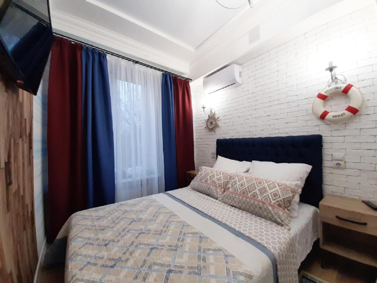 2 Bdr Apartment Near Gorky Park, Center คาร์คิฟ ภายนอก รูปภาพ